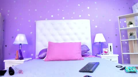 Sophia  online show from October 8, 2025, 6:27 pm