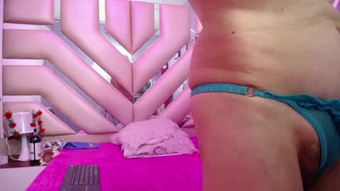 Snapshot of sophia_ny chatting on February 26, 2025, 7:38 pm SOPHIA online show from February 26, 2025, 7:38 pm