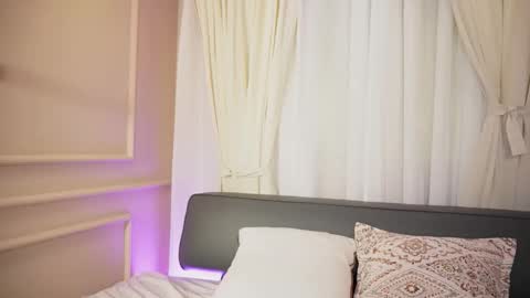 Sofi online show from September 12, 2025, 11:10 am