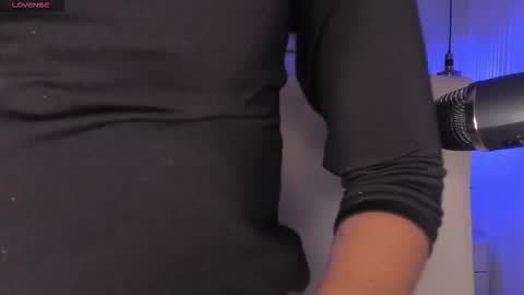 Sophie Hill  online show from November 9, 2025, 8:23 am