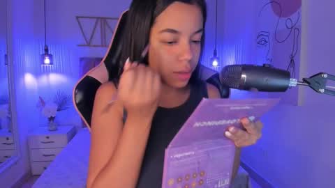 Sophie Hill  online show from November 30, 2025, 12:31 pm