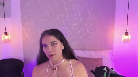 Sophia  online show from November 9, 2025, 7:17 am