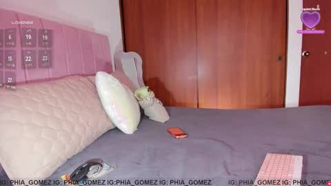 Snapshot of sophiaparker_ chatting on November 12, 2025, 11:43 am online show from November 12, 2025, 11:43 am