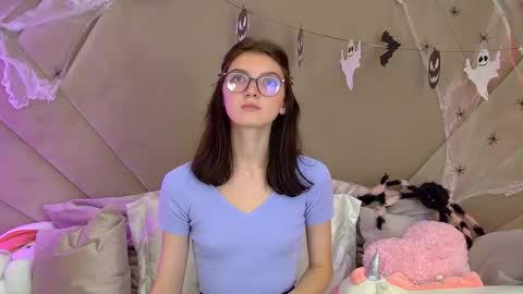 SophiaProve online show from October 24, 2025, 5:31 pm