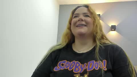 Snapshot of sophiarossee chatting on February 20, 2025, 12:36 pm Sofi online show from February 20, 2025, 12:36 pm