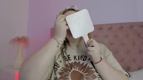 Snapshot of sophiarossee chatting on September 24, 2025, 11:35 am Sofi online show from September 24, 2025, 11:35 am