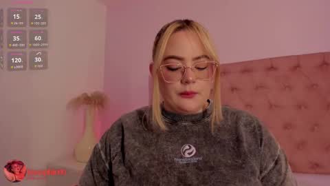 Snapshot of sophiarossee chatting on October 16, 2025, 12:17 pm Sofi online show from October 16, 2025, 12:17 pm