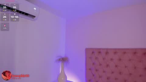 Snapshot of sophiarossee chatting on November 2, 2025, 12:07 pm Sofi online show from November 2, 2025, 12:07 pm