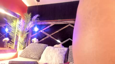 Snapshot of sophiasmiths_ chatting on February 27, 2025, 8:31 pm SophiaSmiths online show from February 27, 2025, 8:31 pm