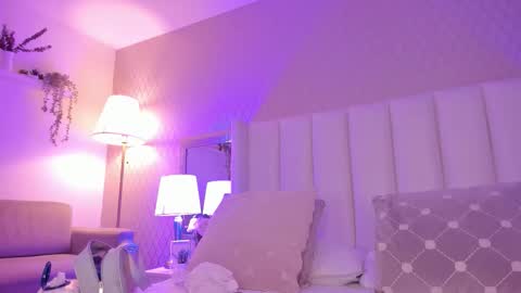 Snapshot of sophiasmiths_ chatting on November 28, 2025, 8:55 pm SophiaSmiths online show from November 28, 2025, 8:55 pm