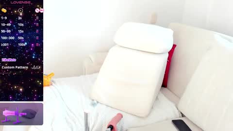 Snapshot of sophie_evanss_ chatting on January 12, 2025, 9:40 pm   online show from January 12, 2025, 9:40 pm