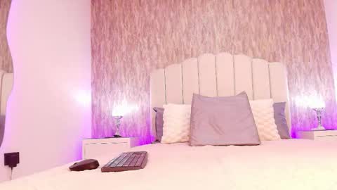 sophie online show from November 15, 2025, 11:51 am