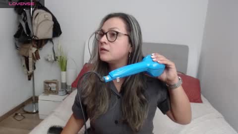 Snapshot of sophie_lopez1 chatting on December 8, 2024, 1:13 am Sofa online show from December 8, 2024, 1:13 am