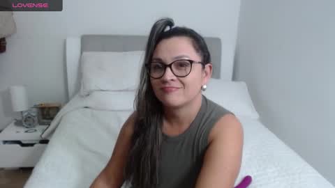 Snapshot of sophie_lopez1 chatting on January 16, 2025, 3:23 am Sofa online show from January 16, 2025, 3:23 am