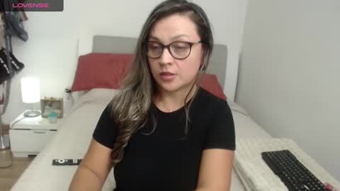 Snapshot of sophie_lopez1 chatting on February 27, 2025, 3:36 am Sofa online show from February 27, 2025, 3:36 am