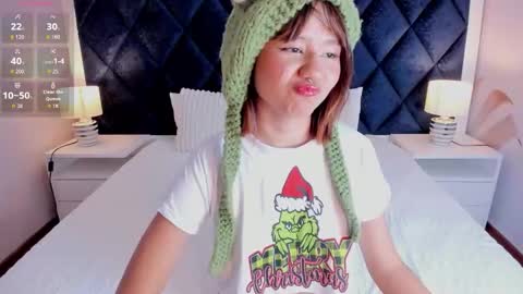 Sophie Smitt  online show from December 23, 2025, 2:20 am