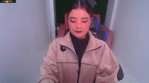 Snapshot of sophie_t_ chatting on January 17, 2025, 2:39 am Sofia online show from January 17, 2025, 2:39 am