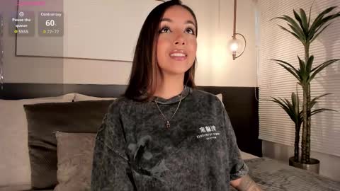     online show from November 16, 2025, 8:14 pm