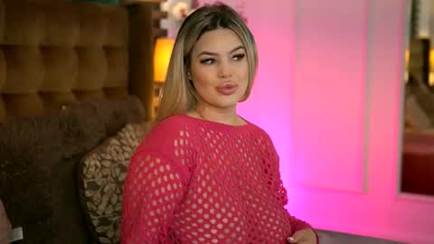 Sophie online show from November 16, 2025, 7:36 am