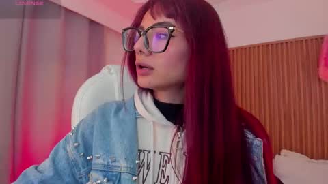   Sophie  IG sophiecherry es   online show from November 4, 2025, 9:47 pm