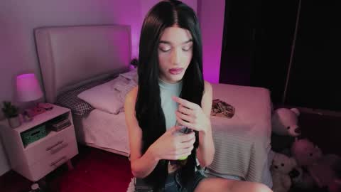 Snapshot of sophiecornett chatting on September 23, 2025, 2:58 am    online show from September 23, 2025, 2:58 am