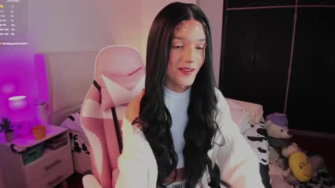 Snapshot of sophiecornett chatting on October 30, 2025, 4:30 pm    online show from October 30, 2025, 4:30 pm