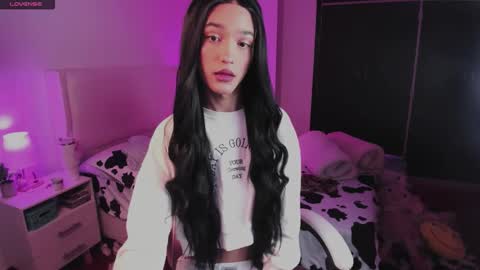    online show from November 5, 2025, 8:03 am