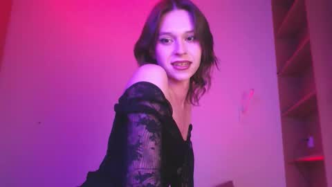 sophiediamond_x online show from November 24, 2025, 7:46 pm