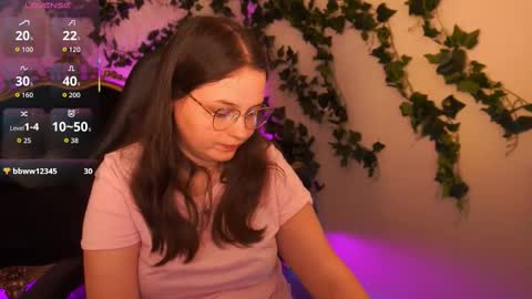 sophieedreams online show from October 22, 2025, 4:51 pm