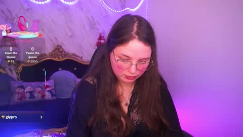 sophieedreams online show from December 21, 2025, 2:46 pm