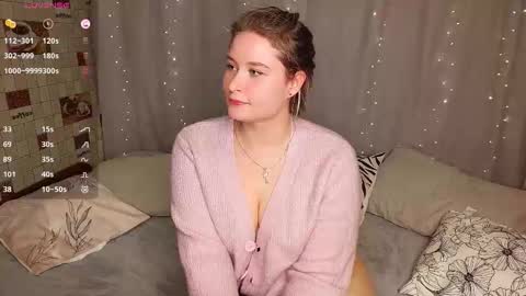 Sophie online show from October 13, 2025, 3:56 pm