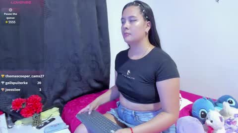 Snapshot of sophieewoods chatting on February 19, 2025, 11:46 pm Sophie Woods  online show from February 19, 2025, 11:46 pm