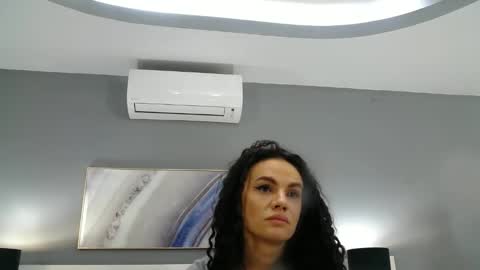 Snapshot of sophiejoulia chatting on February 14, 2025, 9:32 pm Sophie online show from February 14, 2025, 9:32 pm