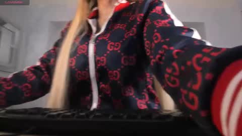 Snapshot of sophiepalmerx chatting on February 18, 2025, 1:55 pm Sophie Palmer online show from February 18, 2025, 1:55 pm