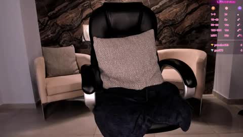 Snapshot of sophiepalmerx chatting on February 20, 2025, 2:57 pm Sophie Palmer online show from February 20, 2025, 2:57 pm