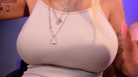 Snapshot of sophiepalmerx chatting on September 17, 2025, 10:39 am Sophie Palmer online show from September 17, 2025, 10:39 am