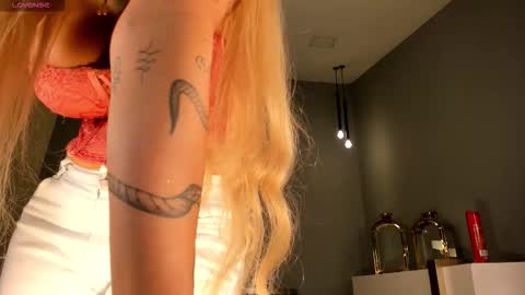 Snapshot of sophiepalmerx chatting on October 4, 2025, 10:46 am Sophie Palmer online show from October 4, 2025, 10:46 am