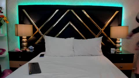 Snapshot of sophiewinslow chatting on March 8, 2025, 8:35 pm SophieWinslow online show from March 8, 2025, 8:35 pm