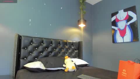 Sophie Taylor online show from November 19, 2025, 11:32 am