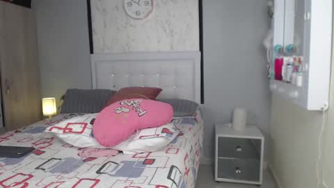 Sofia  online show from December 18, 2024, 6:57 pm