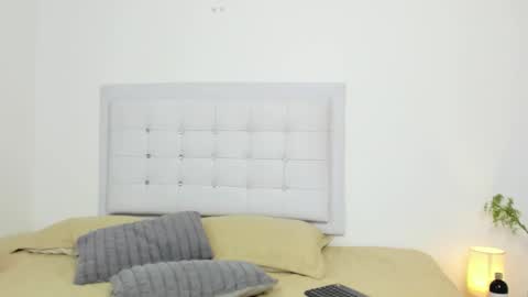 Sofia  online show from November 28, 2025, 1:52 am