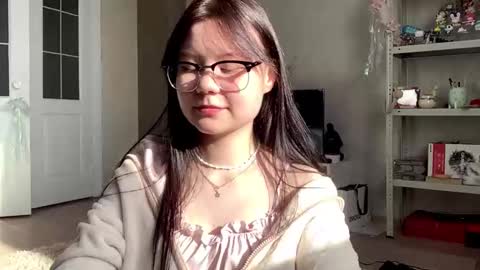 lily online show from October 19, 2025, 5:30 am
