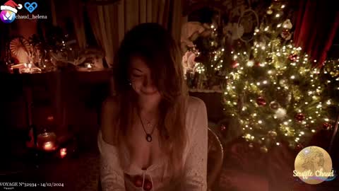 Snapshot of souffle_chaud chatting on December 14, 2024, 9:35 pm . . online show from December 14, 2024, 9:35 pm