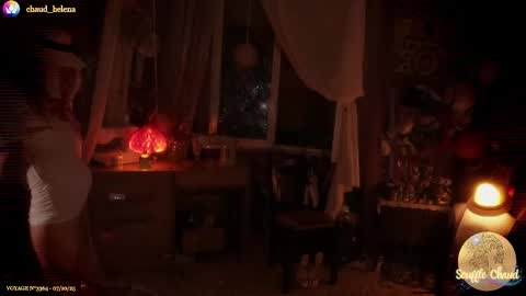 Snapshot of souffle_chaud chatting on October 7, 2025, 7:33 pm . . online show from October 7, 2025, 7:33 pm