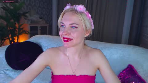 Lisa online show from December 1, 2025, 7:02 am