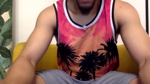 Snapshot of soulmatesxoo34 chatting on December 2, 2024, 7:05 pm Longhaitianbbc thick latina online show from December 2, 2024, 7:05 pm