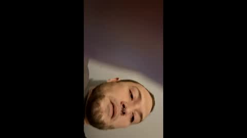 Smileback online show from December 22, 2025, 1:02 am