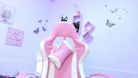 Alicia PVT OPEN online show from September 10, 2025, 1:38 am