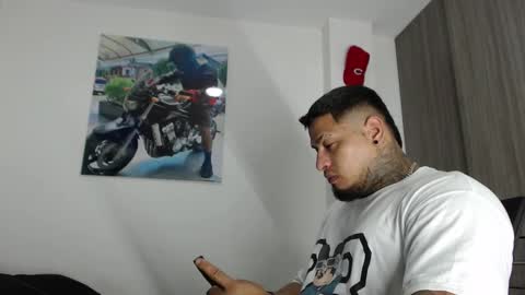 Snapshot of soy_apolo chatting on September 14, 2025, 12:32 am soy_apolo online show from September 14, 2025, 12:32 am