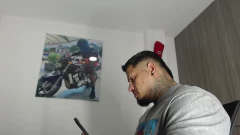 Snapshot of soy_apolo chatting on September 15, 2025, 4:40 pm soy_apolo online show from September 15, 2025, 4:40 pm